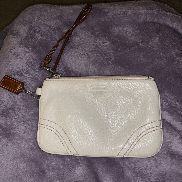 Coach wristlet - Picture 1 of 3
